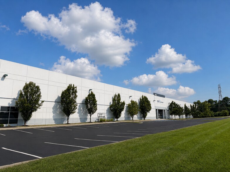 1770 Worldwide Blvd, Hebron, KY à louer - Photo de l’immeuble – Image 3 sur 3