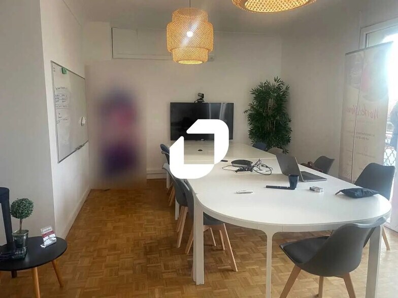 Bureau dans Bruges à louer - Photo de l’immeuble – Image 2 sur 6