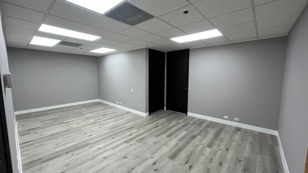 159 E Live Oak Ave, Arcadia, CA à louer - Photo de l’immeuble – Image 1 sur 5