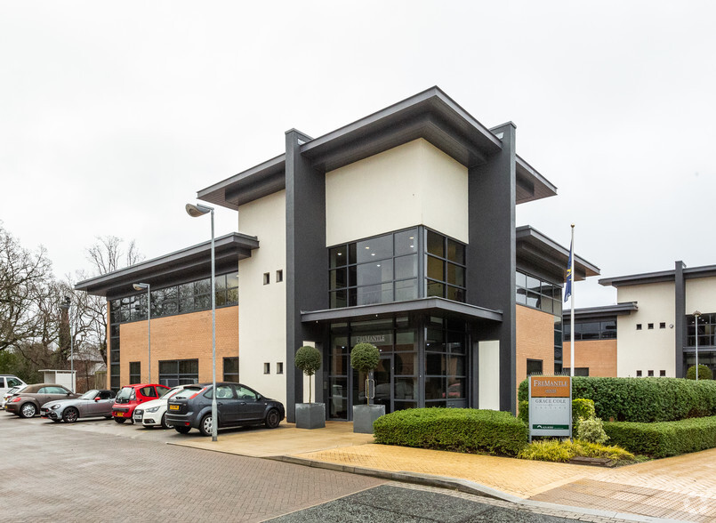 Oakwater Ave, Cheadle à louer - Photo de l’immeuble – Image 1 sur 7