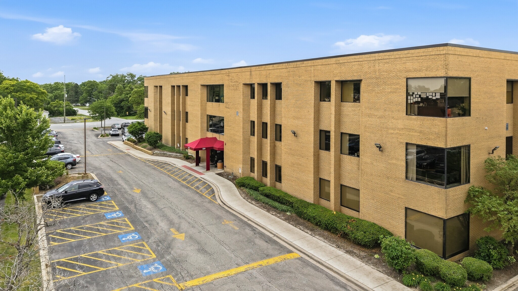 1S224 Summit Ave, Oakbrook Terrace, IL à louer Photo de l’immeuble– Image 1 sur 17