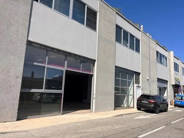 Plus de détails pour Industriel/Logistique à louer