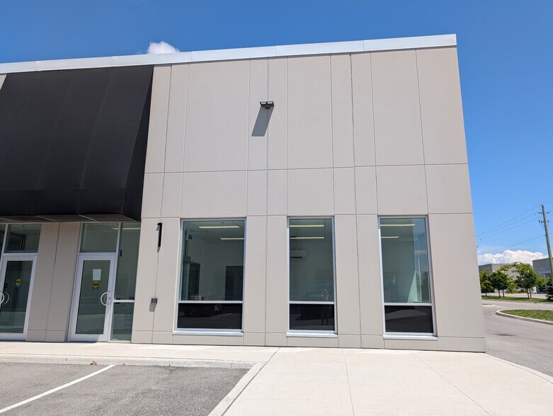 241 King St, Barrie, ON à louer - Photo de l’immeuble – Image 3 sur 5