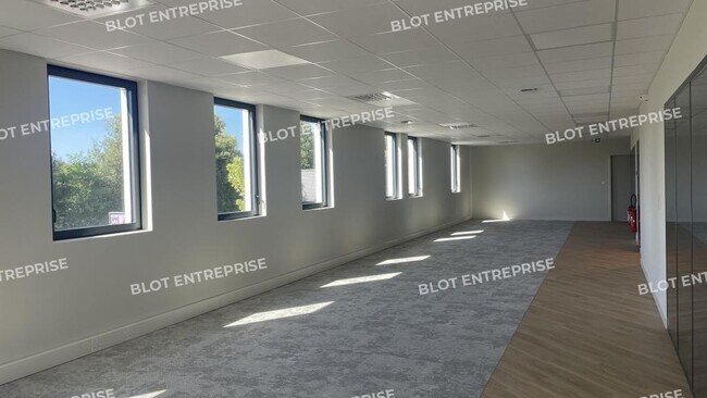 Plus de détails pour Bureau à louer