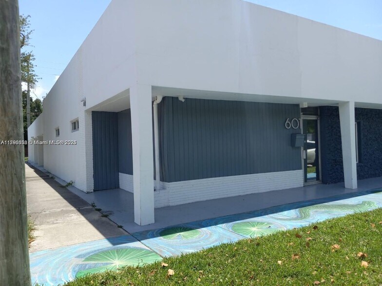 601 S 21st Ave, Hollywood, FL à louer - Photo de l’immeuble – Image 3 sur 13