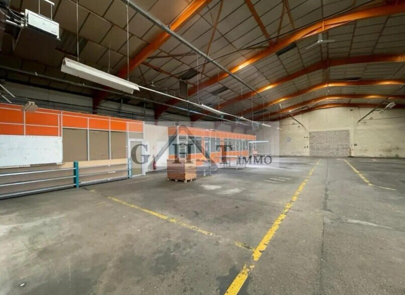 Industriel/Logistique dans Mareuil-lès-Meaux à vendre - Photo de l’immeuble – Image 2 sur 16