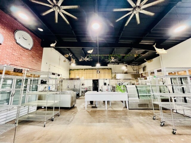 60 E Wakea Ave, Kahului, HI à louer - Photo de l’immeuble – Image 2 sur 22