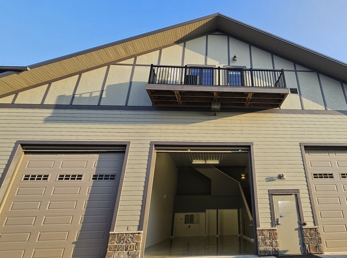 2224 Ferry Rd, Naperville, IL 60563 - Lot C103 -  - Photo intérieure - Image 1 of 6