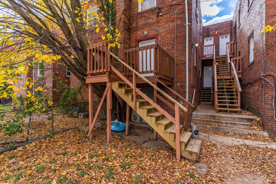 337 Delafield Plz NW, Washington, DC à vendre - Photo de l’immeuble – Image 3 sur 42
