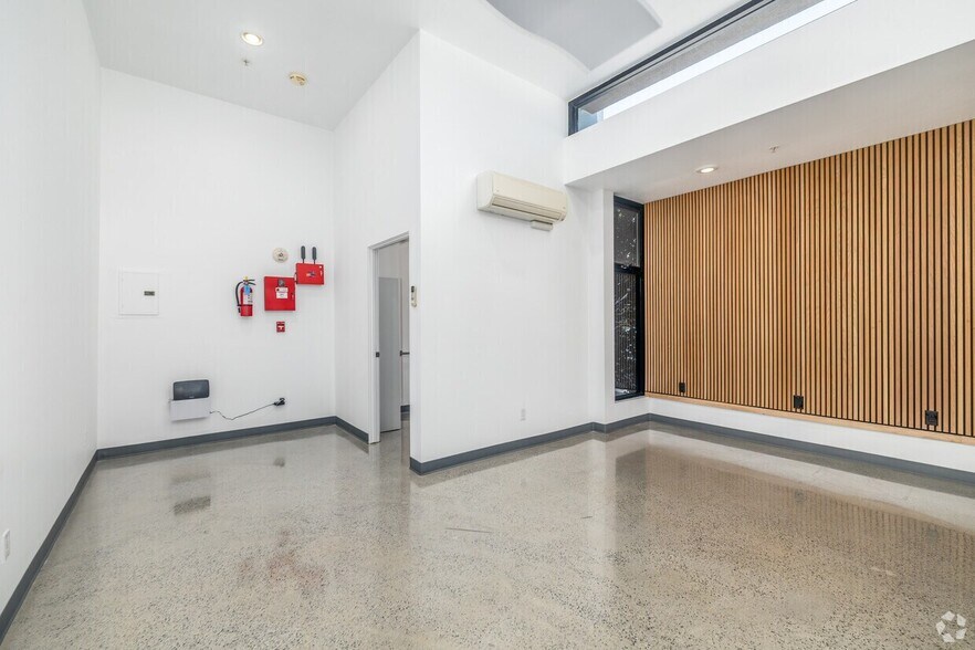 627 Aviation Way, Manhattan Beach, CA à louer - Photo de l’immeuble – Image 3 sur 27