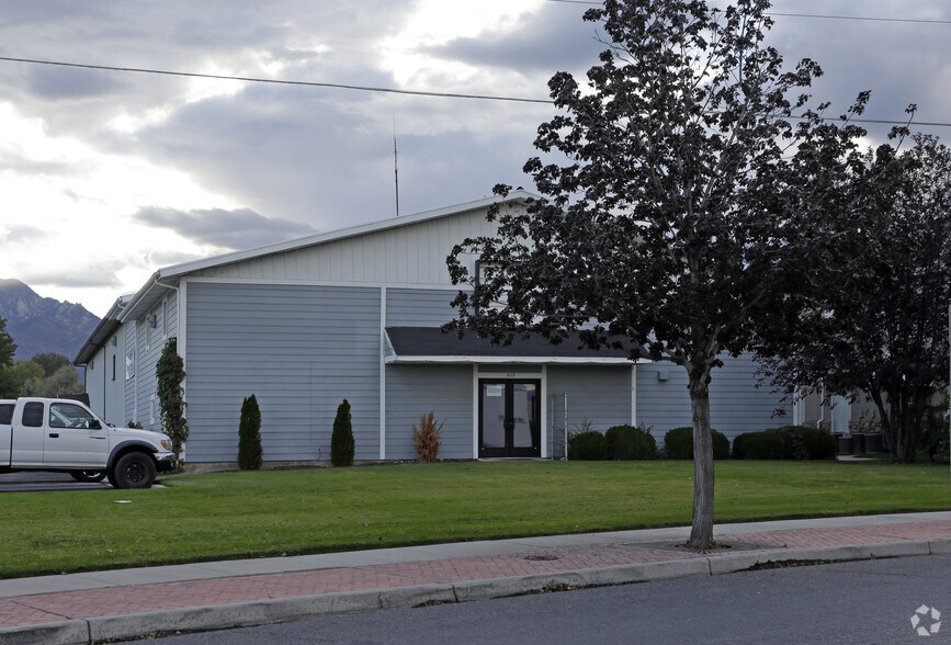 9119 S Monroe Plaza Way, Sandy, UT à louer - Photo principale – Image 1 sur 5