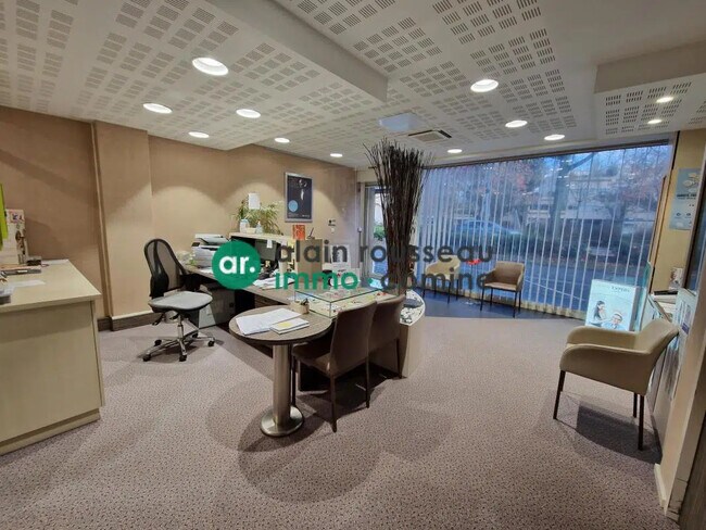 Plus de détails pour Bureau à vendre