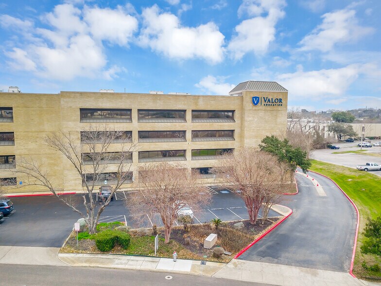 4300 Centerview, San Antonio, TX à louer - Photo de l’immeuble – Image 3 sur 19