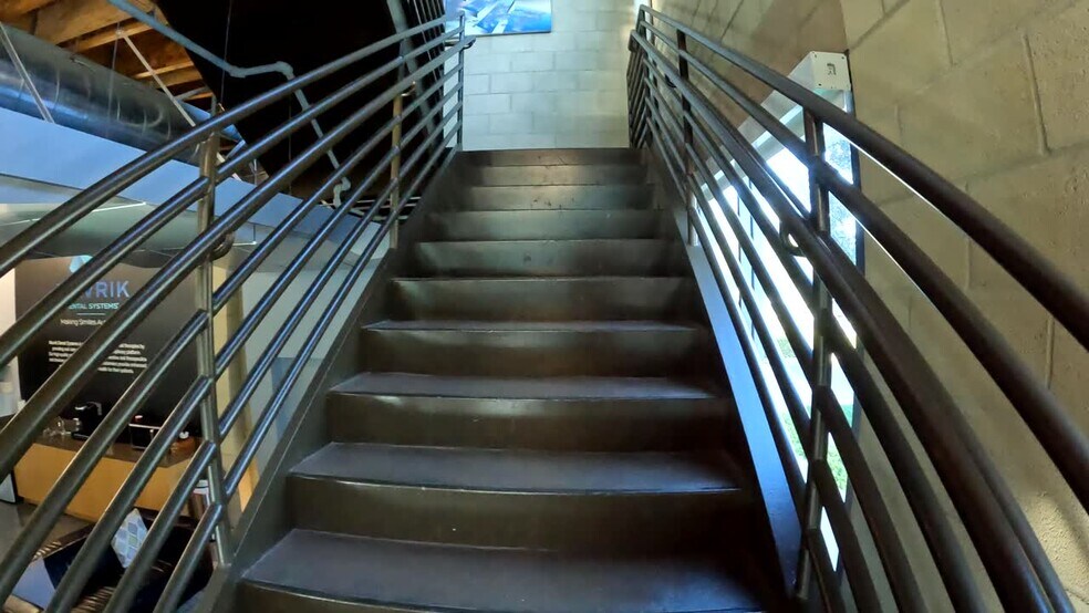 9930 Irvine Center Dr, Irvine, CA à louer - Vidéo sur l’annonce professionnelle – Image 3 sur 46