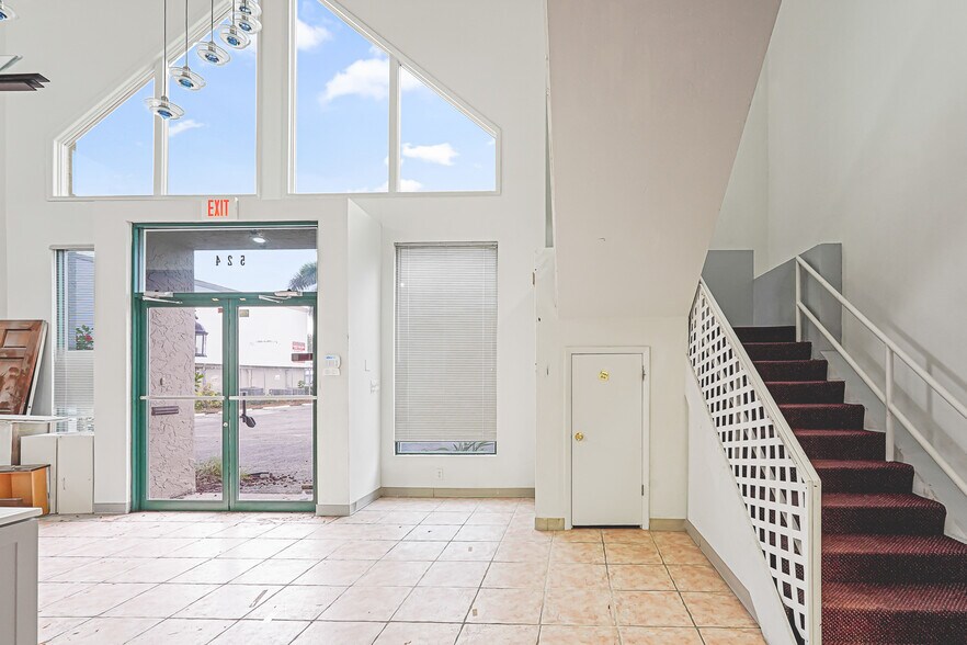 524 9th St W, Bradenton, FL à louer - Photo de l’immeuble – Image 2 sur 15