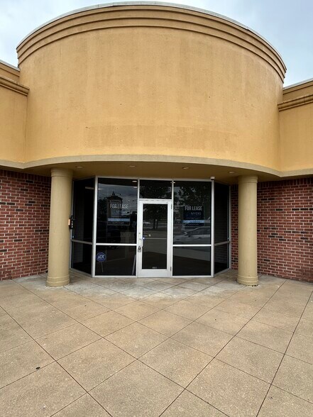 6569 Winchester Rd, Memphis, TN à louer - Photo de l’immeuble – Image 2 sur 14