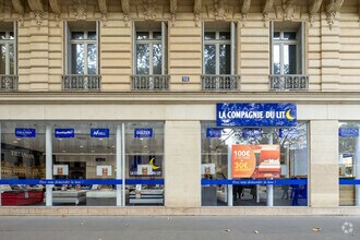 65 Rue D'Anjou, Paris à louer Photo de l’immeuble– Image 1 sur 7