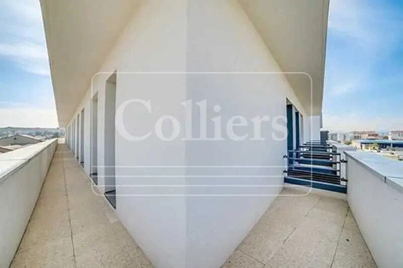 Bureau dans Villeurbanne à louer - Photo de l’immeuble – Image 3 sur 19