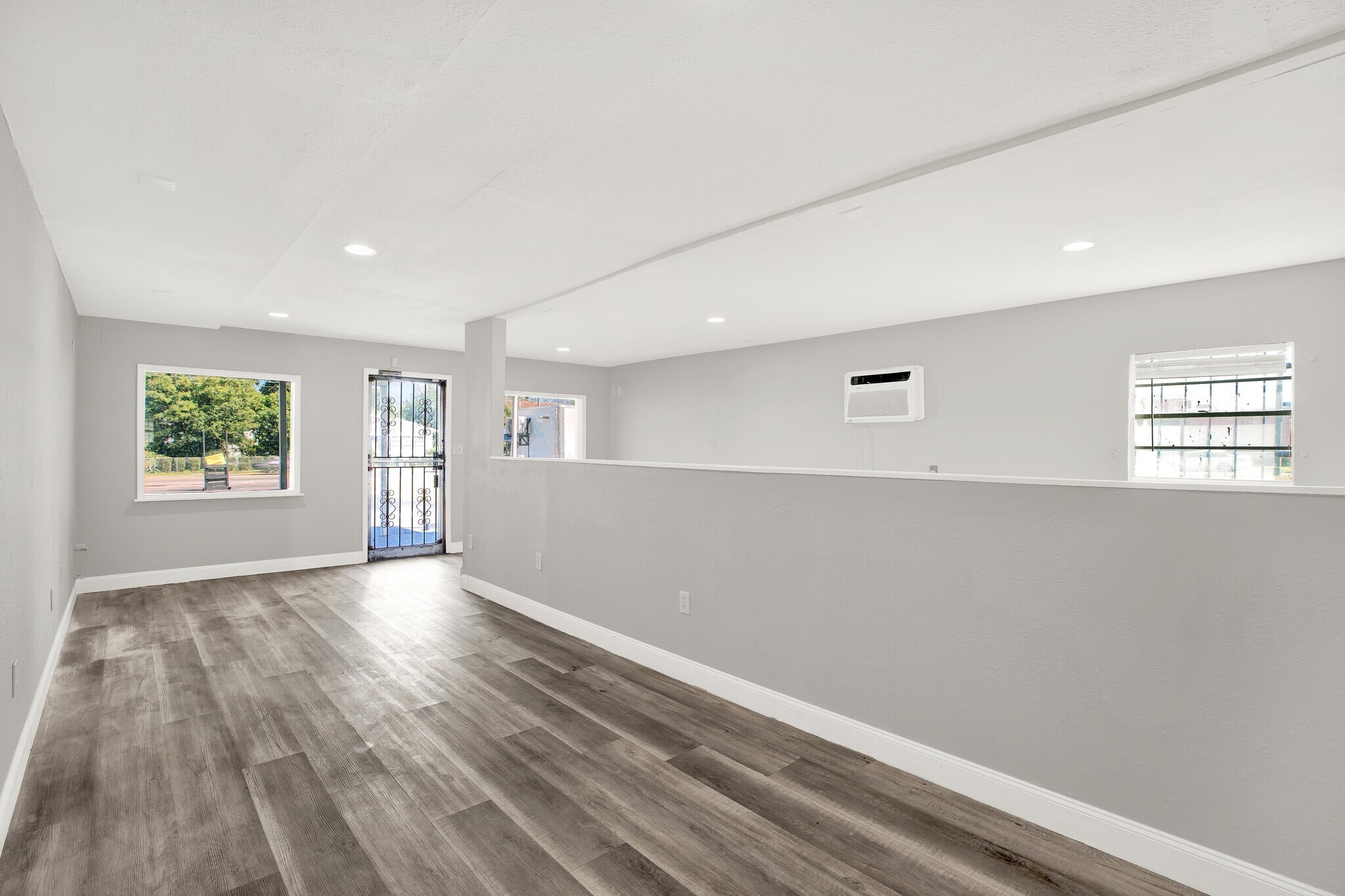 4104 and 4106 N 22nd St portefeuille de 2 biens à vendre sur LoopNet.fr Photo intérieure– Image 1 sur 9