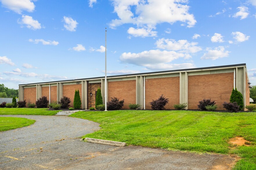 157 Industrial Dr, King, NC à louer - Photo de l’immeuble – Image 2 sur 38