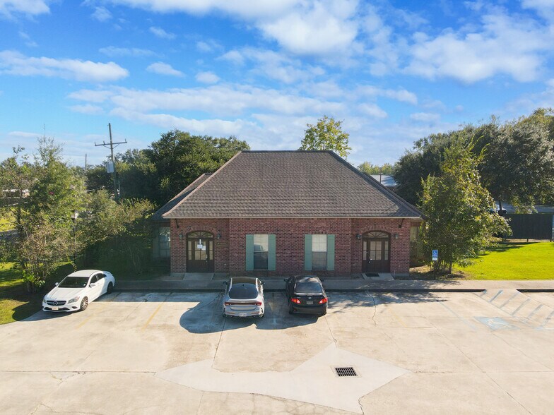 1201 S Purpera Ave, Gonzales, LA à louer - Photo de l’immeuble – Image 2 sur 12