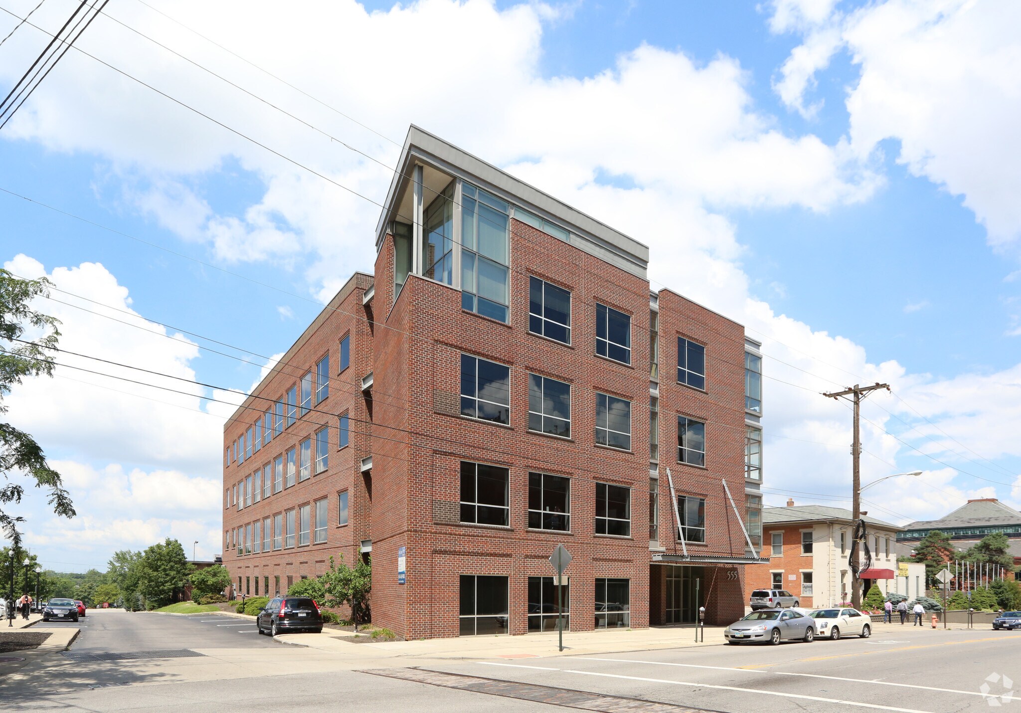 555 S Front St, Columbus, OH à louer Photo principale– Image 1 sur 9