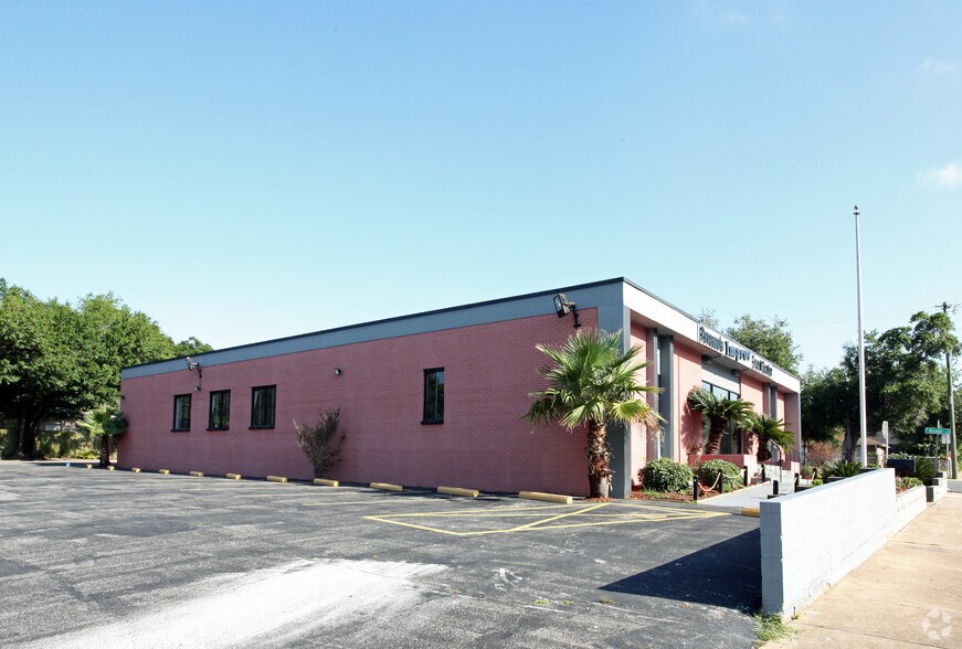 375 N Pace Blvd, Pensacola, FL à vendre - Photo de l’immeuble – Image 2 sur 2