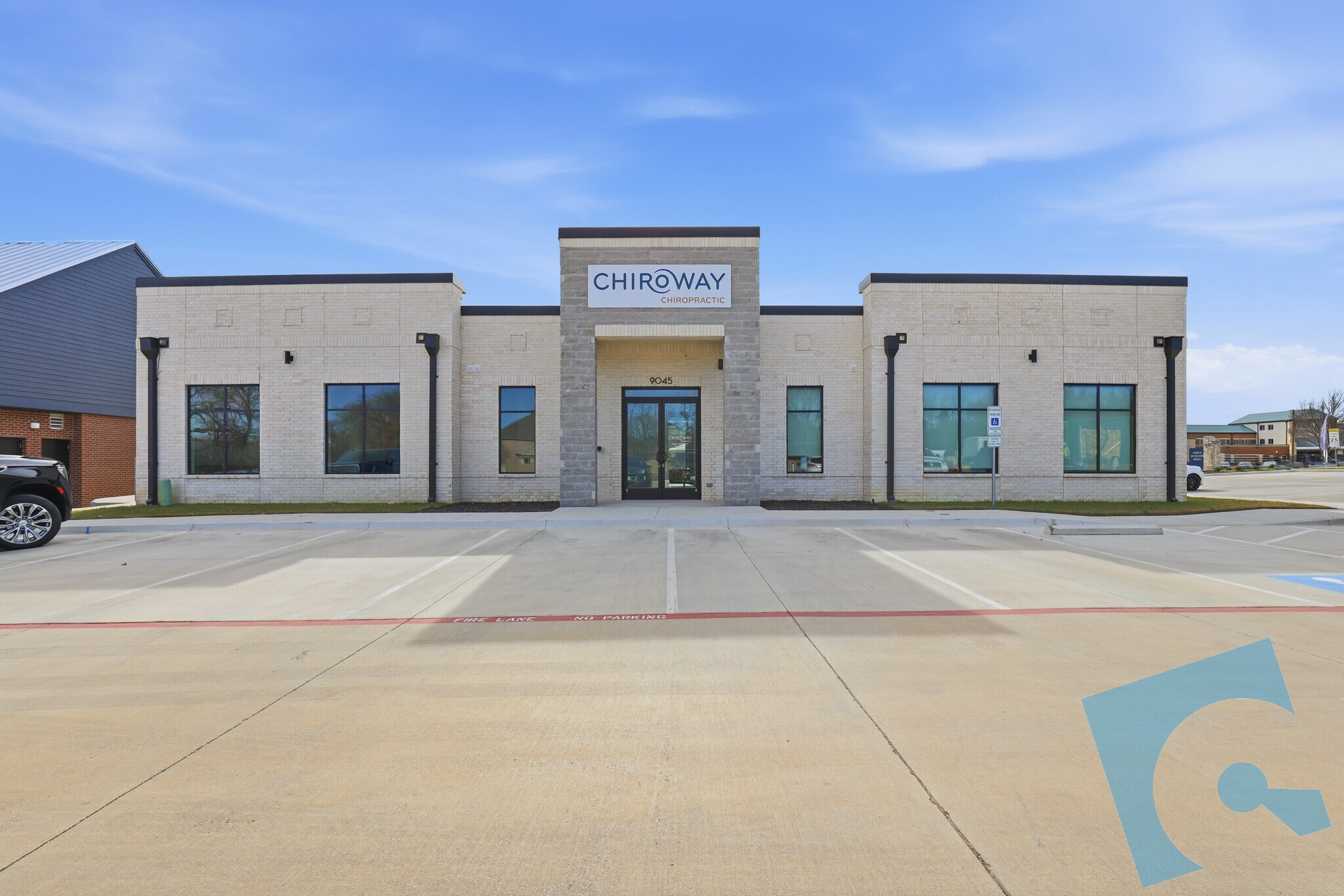 9045 Mid Cities Blvd, North Richland Hills, TX à louer Photo de l’immeuble– Image 1 sur 28