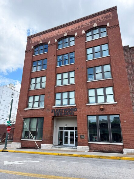 232 E 11th St, Chattanooga, TN à louer - Photo de l’immeuble – Image 2 sur 10