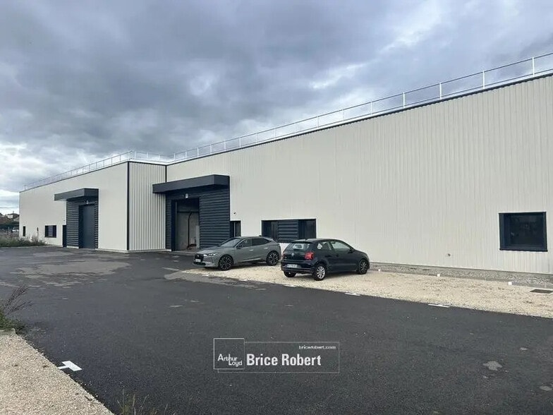 Industriel/Logistique dans Granieu à vendre - Photo de l’immeuble – Image 1 sur 6