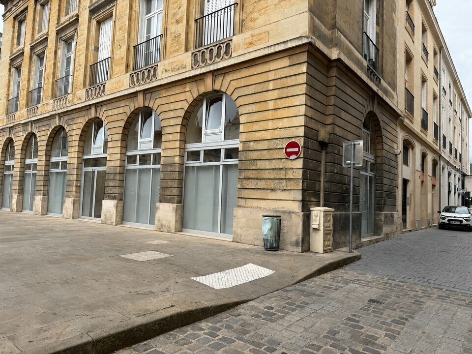 Local commercial dans Reims à vendre Photo de l’immeuble– Image 1 sur 13