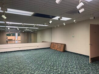Plus de détails pour 2326 N Monroe St, Monroe, MI - Local commercial à louer