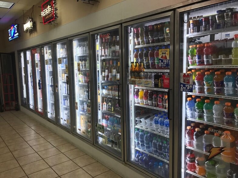 19011 Fm 365 Rd, Beaumont, TX à vendre - Photo intérieure – Image 2 sur 4