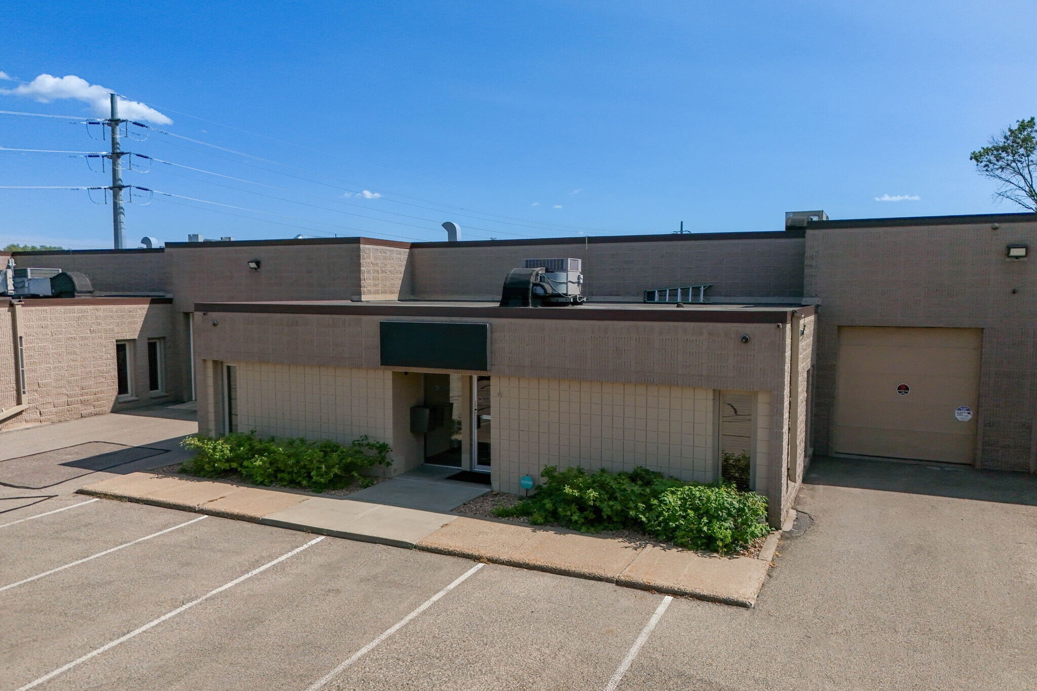 7479-7491 Cahill Rd, Edina, MN à vendre Photo de l’immeuble– Image 1 sur 9