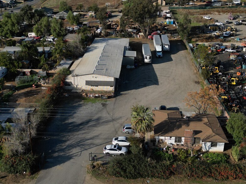 8551 Mission Blvd, Jurupa Valley, CA à louer - Photo de l’immeuble – Image 3 sur 27