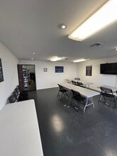 6430 Variel Ave, Woodland Hills, CA à louer Photo intérieure– Image 2 sur 7