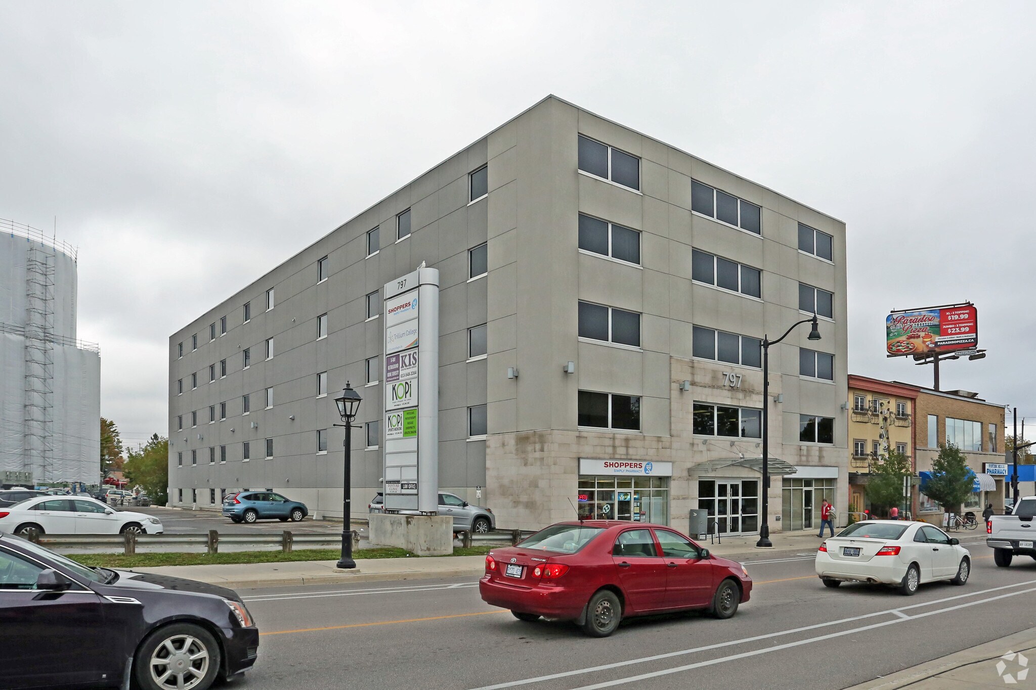 797 Princess St, Kingston, ON à louer Photo principale– Image 1 sur 10