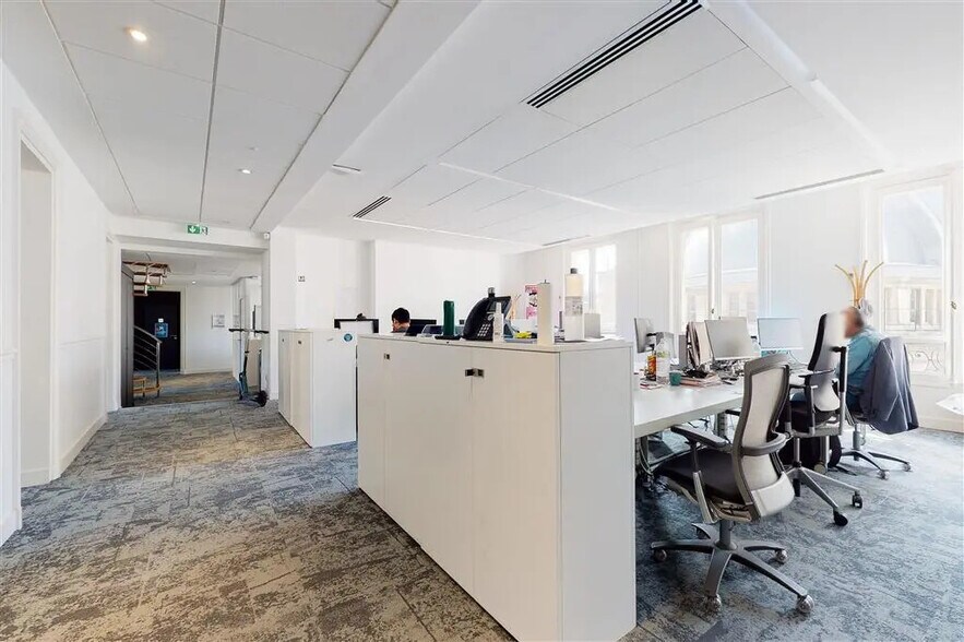 Bureau dans Paris à louer - Photo de l’immeuble – Image 3 sur 9