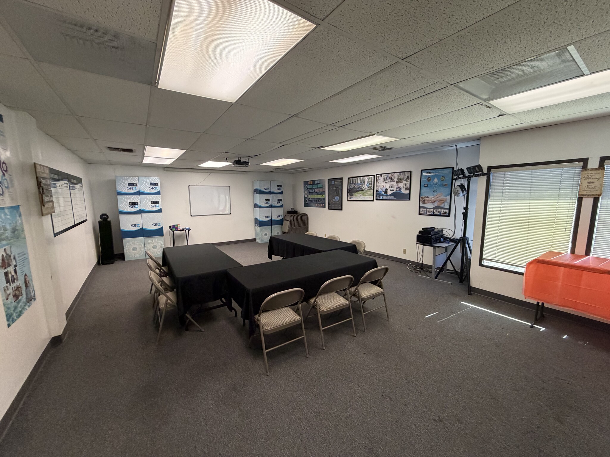 17520-17538 Studebaker Rd, Cerritos, CA à louer Photo intérieure– Image 1 sur 6