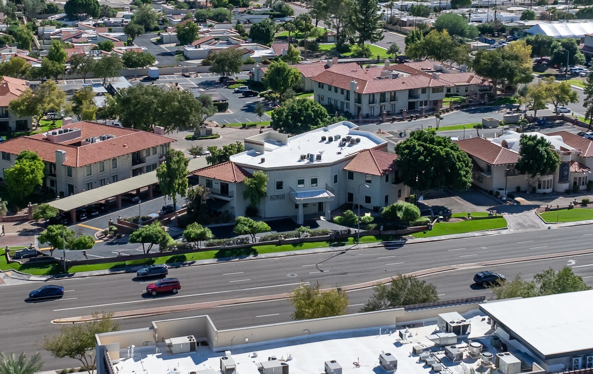 6613 N Scottsdale Rd, Scottsdale, AZ à vendre Photo principale– Image 1 sur 10