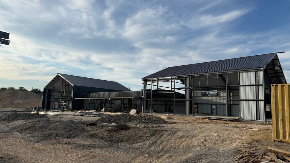 7000 Johnny Morris Rd, Austin, TX à louer - Photo de l’immeuble – Image 1 sur 6