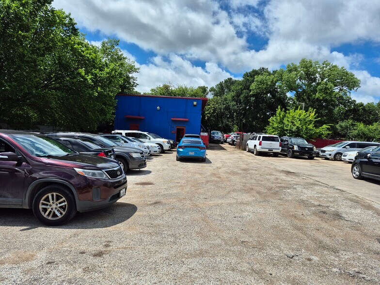4116 E Berry St, Fort Worth, TX à vendre - Photo de l’immeuble – Image 1 sur 1