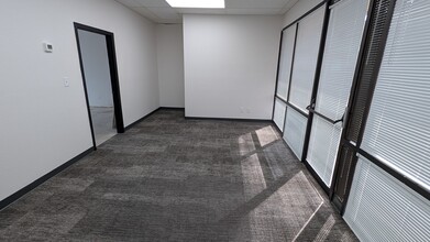 2105 S 48th St, Tempe, AZ à louer Photo intérieure– Image 2 sur 3