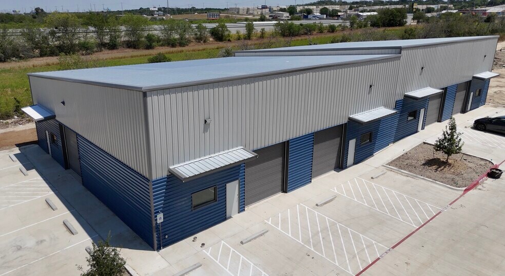 18735 Interstate 35 N, Schertz, TX à louer - Photo de l’immeuble – Image 2 sur 4