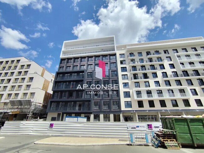 Plus de détails pour 6 Rue Stephenson, Montigny-le-Bretonneux - Bureau à vendre