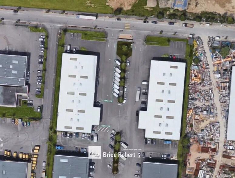 Bureau dans Vaulx-en-Velin à louer - Aérien – Image 1 sur 4