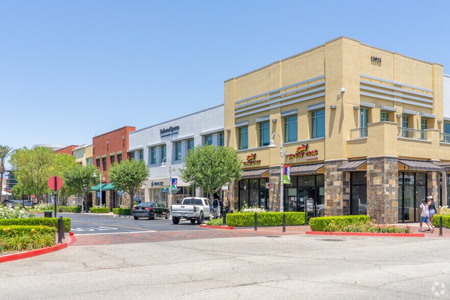 13925 City Center Dr, Chino Hills, CA à vendre - Photo principale – Image 1 sur 4