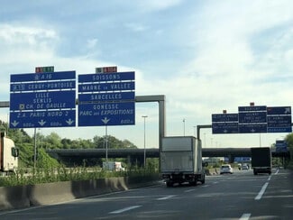 Plus de détails pour 13 Avenue Albert Einstein, Le Blanc-Mesnil - Bureau, Industriel/Logistique à louer