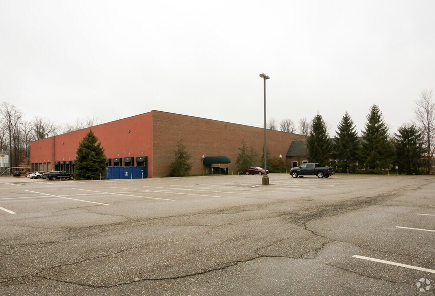 9450 Rosemont Dr, Streetsboro, OH à vendre - Photo de l’immeuble – Image 3 sur 3