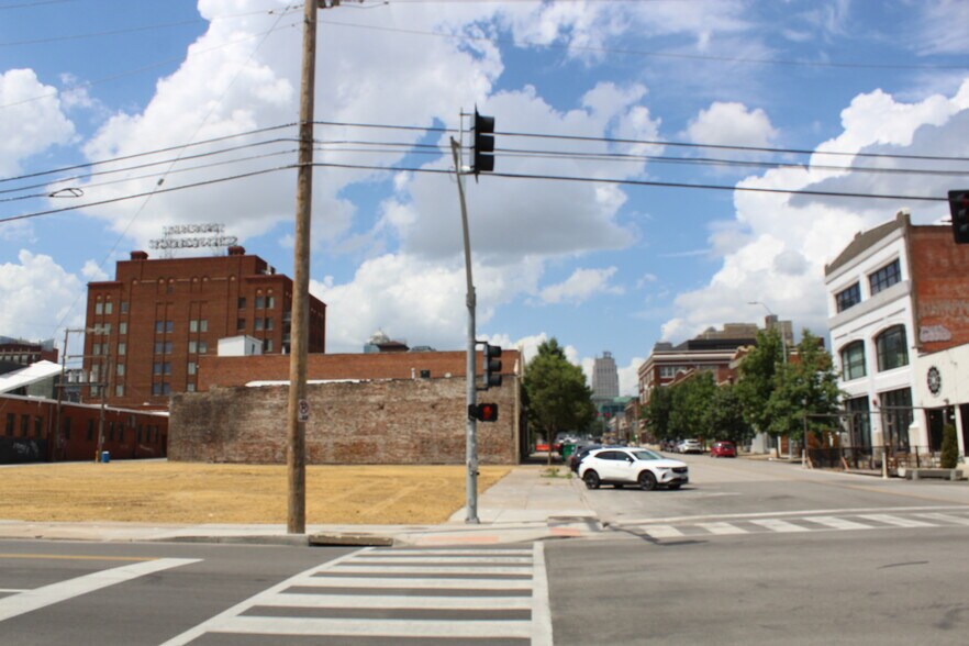1824 McGee St, Kansas City, MO à louer - Photo de l’immeuble – Image 3 sur 4